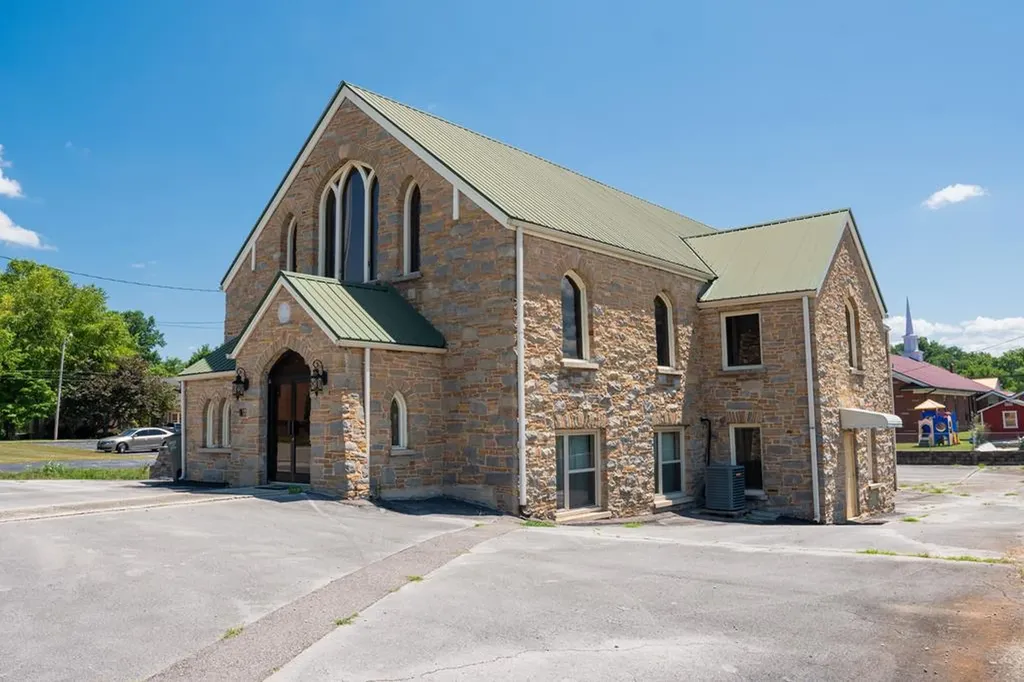18 North Church Street Sparta TN 38583