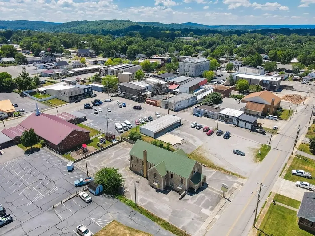 18 North Church Street Sparta TN 38583