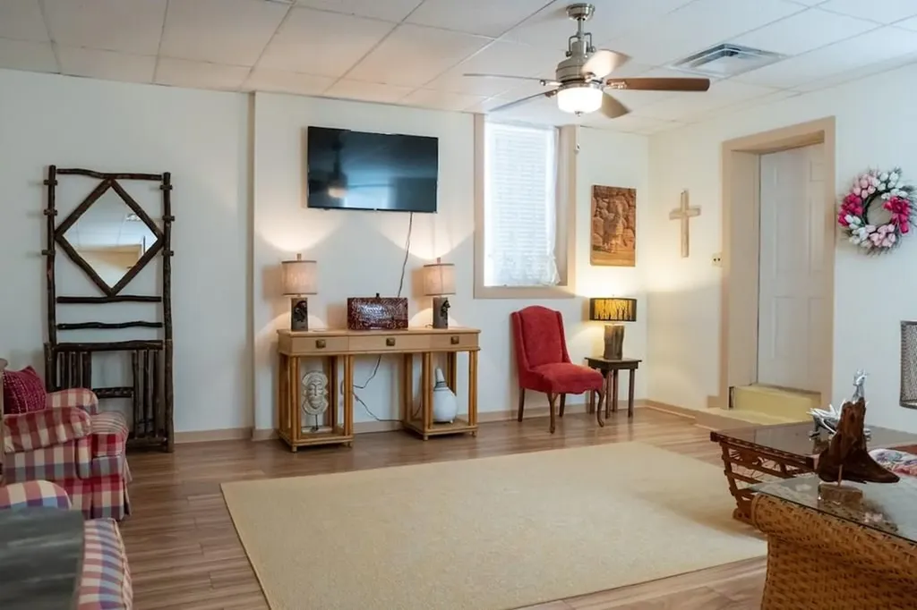 18 North Church Street Sparta TN 38583
