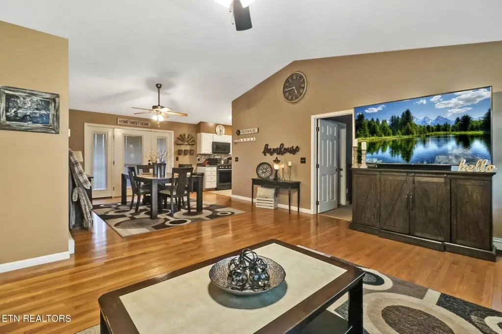 632 Peabody Trail Grimsley TN 38565-5096