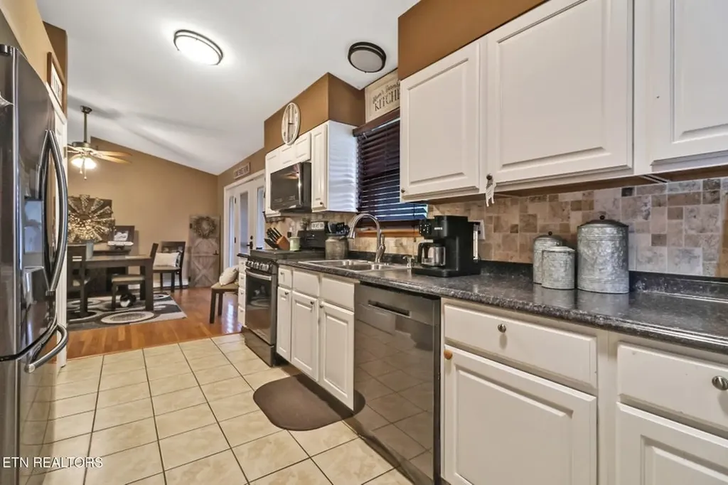 632 Peabody Trail Grimsley TN 38565-5096