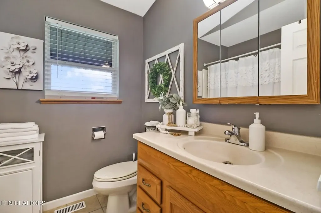 632 Peabody Trail Grimsley TN 38565-5096