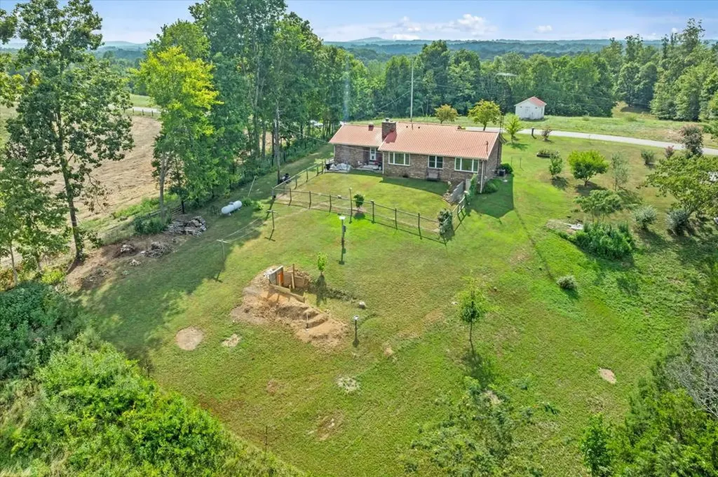 9466 Barnes Ridge Road Monroe TN 38573