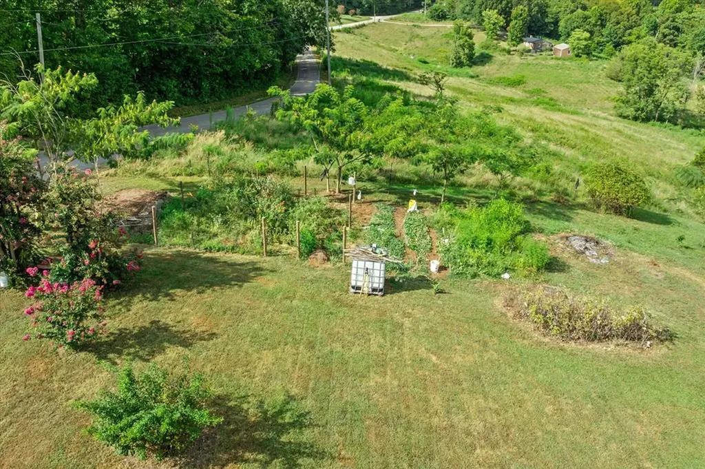 9466 Barnes Ridge Road Monroe TN 38573