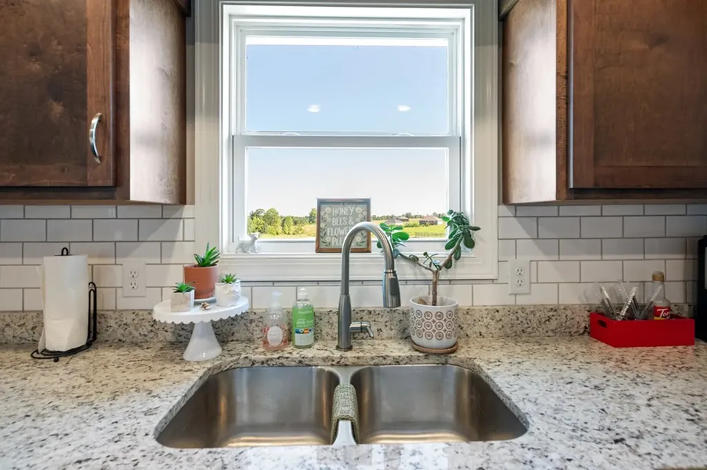 2268 Old Highway 52 Lafayette TN 37083