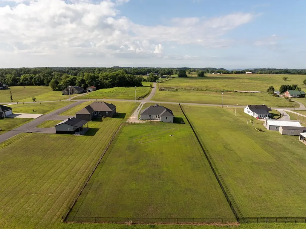 2268 Old Highway 52 Lafayette TN 37083