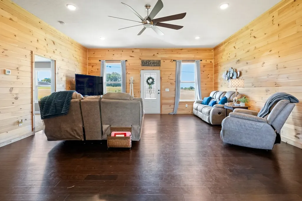 2268 Old Highway 52 Lafayette TN 37083