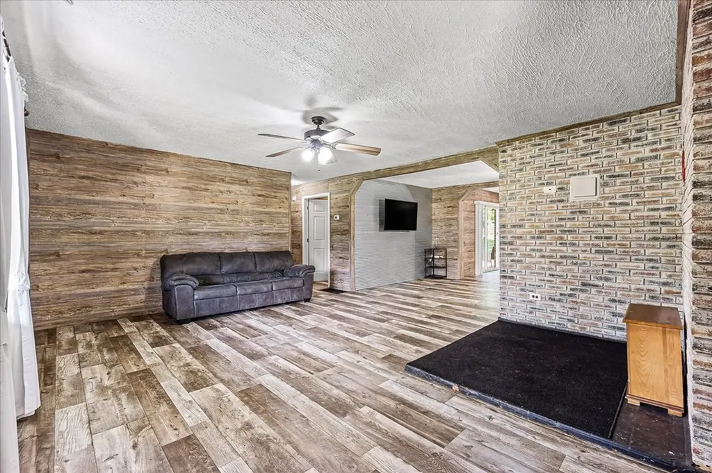 111 Guffey Lane Jamestown TN 38556