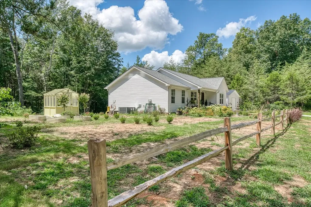 360 Hickory Lane Sparta TN 38583