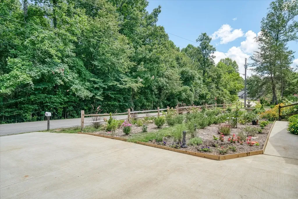 360 Hickory Lane Sparta TN 38583