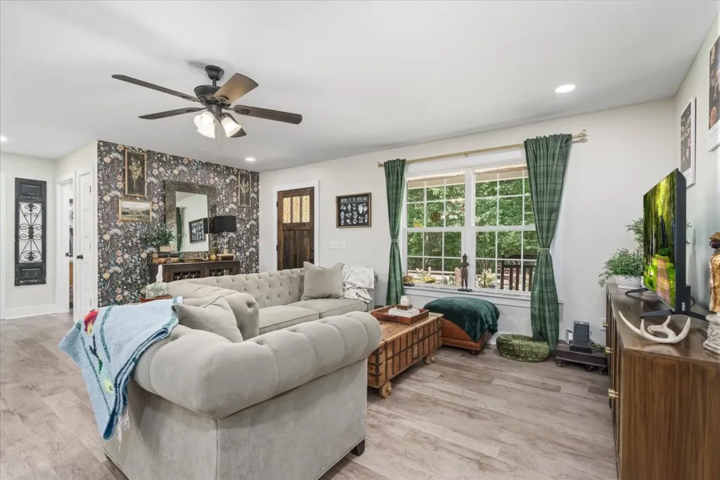 360 Hickory Lane Sparta TN 38583