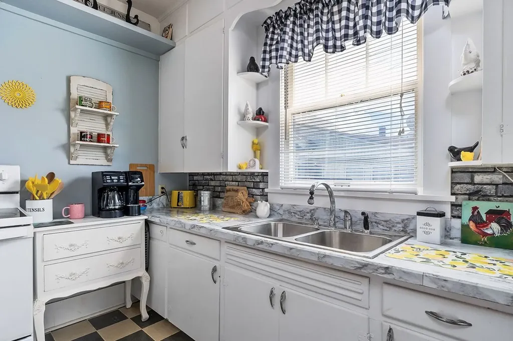 107 N Main Street Sparta TN 38583