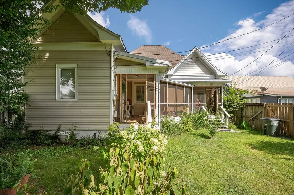 107 N Main Street Sparta TN 38583