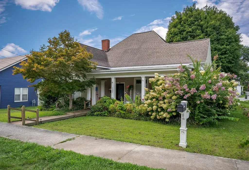 107 N Main Street Sparta TN 38583