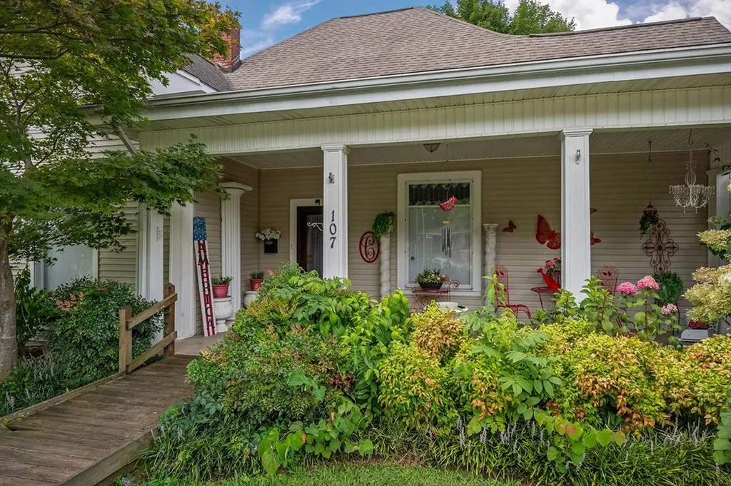 107 N Main Street Sparta TN 38583