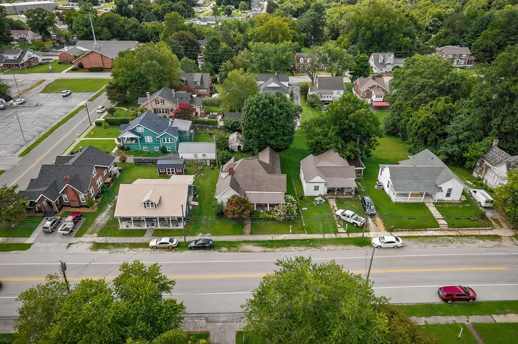 107 N Main Street Sparta TN 38583