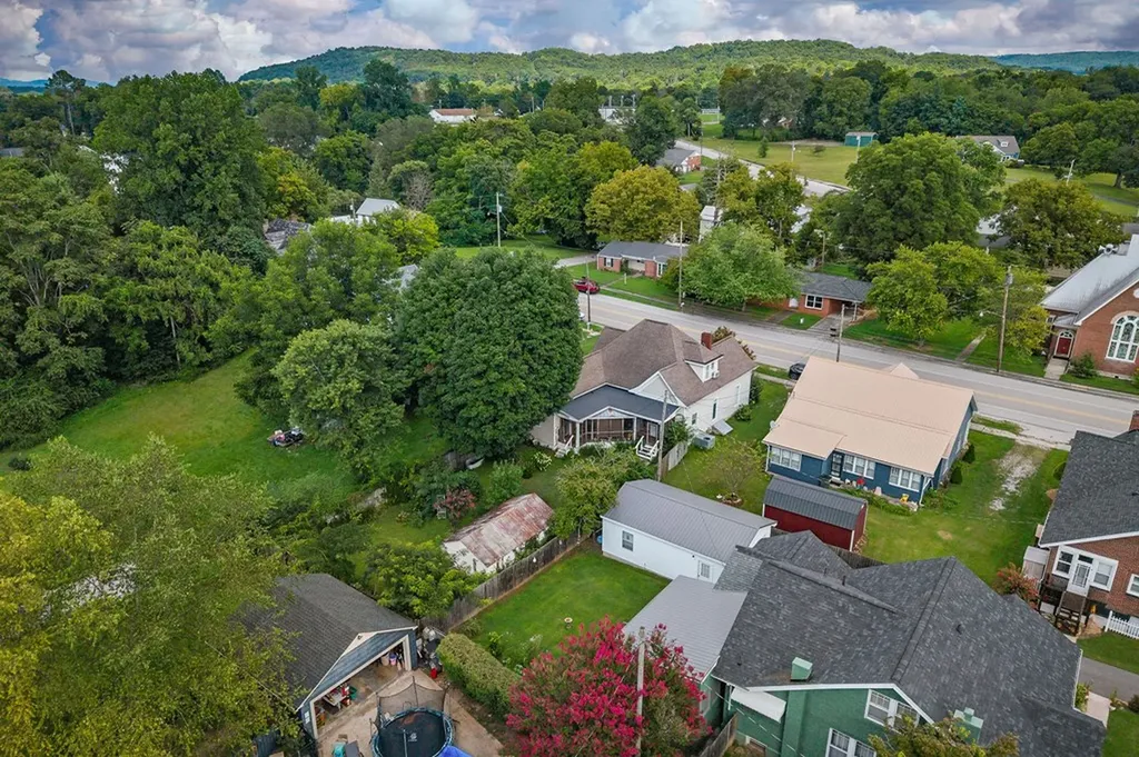 107 N Main Street Sparta TN 38583