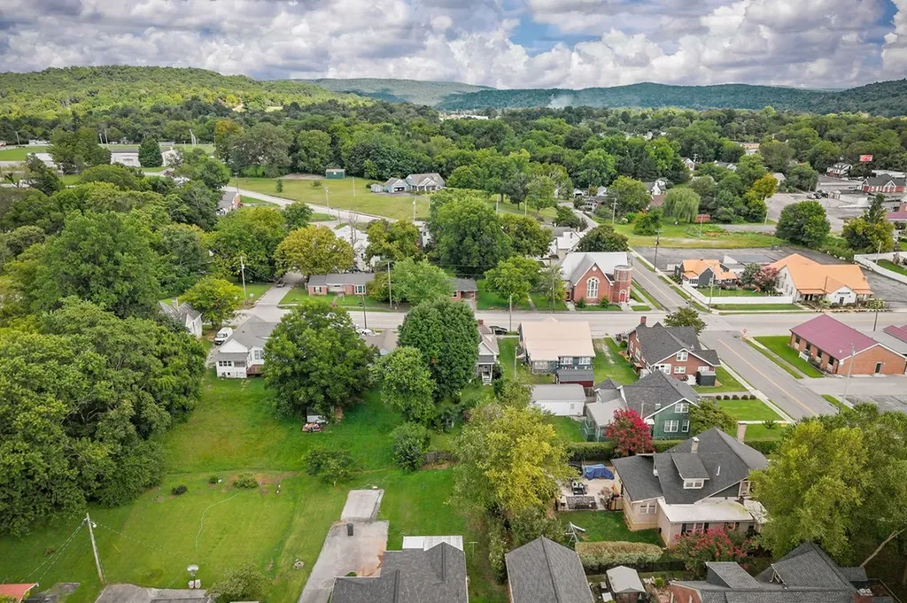 107 N Main Street Sparta TN 38583