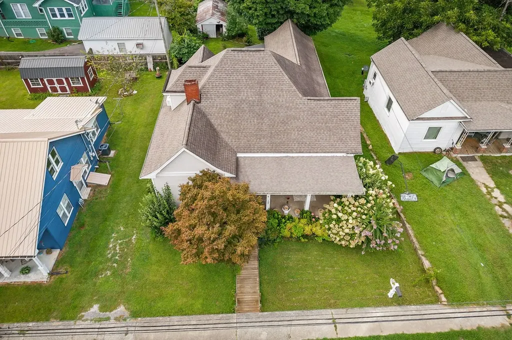 107 N Main Street Sparta TN 38583