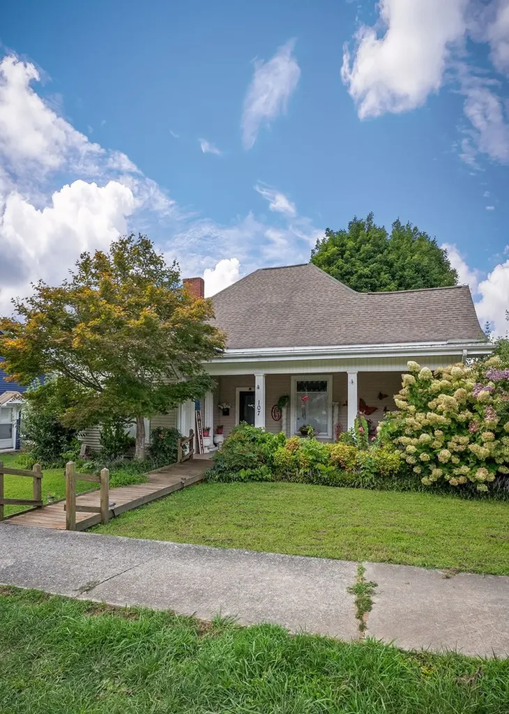 107 N Main Street Sparta TN 38583