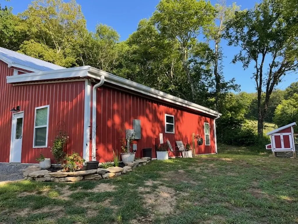 1585 Rock Springs Buffalo Valley TN 38548