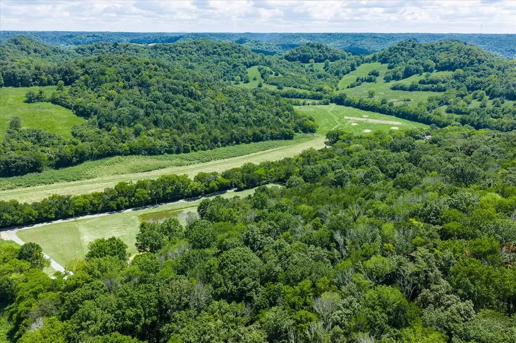 1585 Rock Springs Buffalo Valley TN 38548