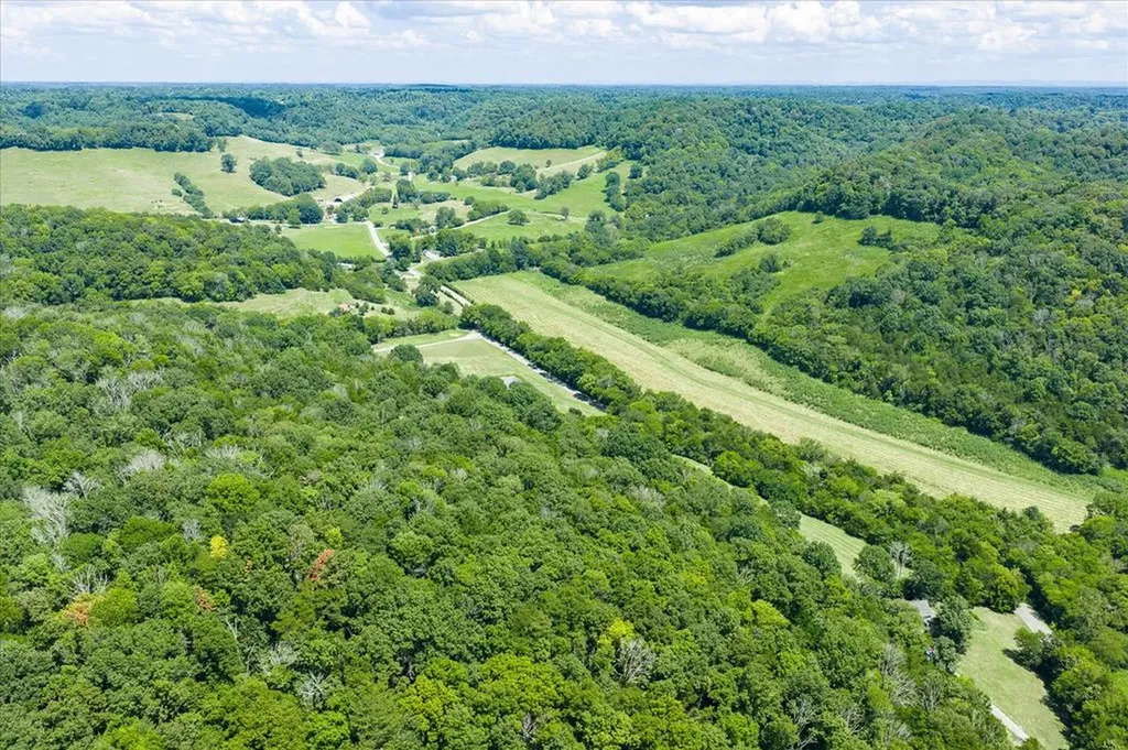 1585 Rock Springs Buffalo Valley TN 38548