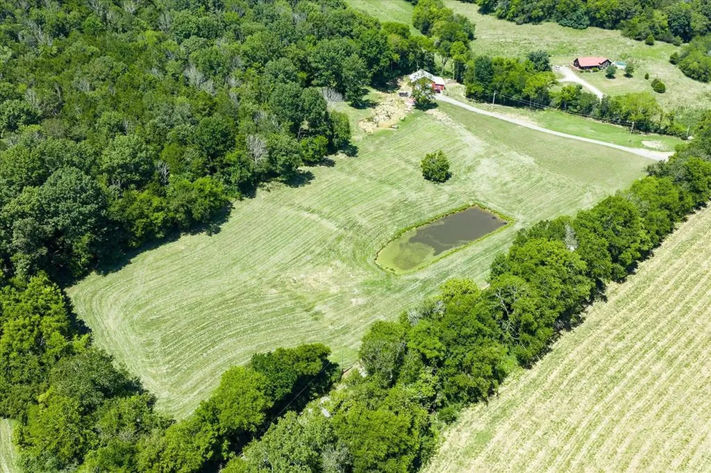 1585 Rock Springs Buffalo Valley TN 38548