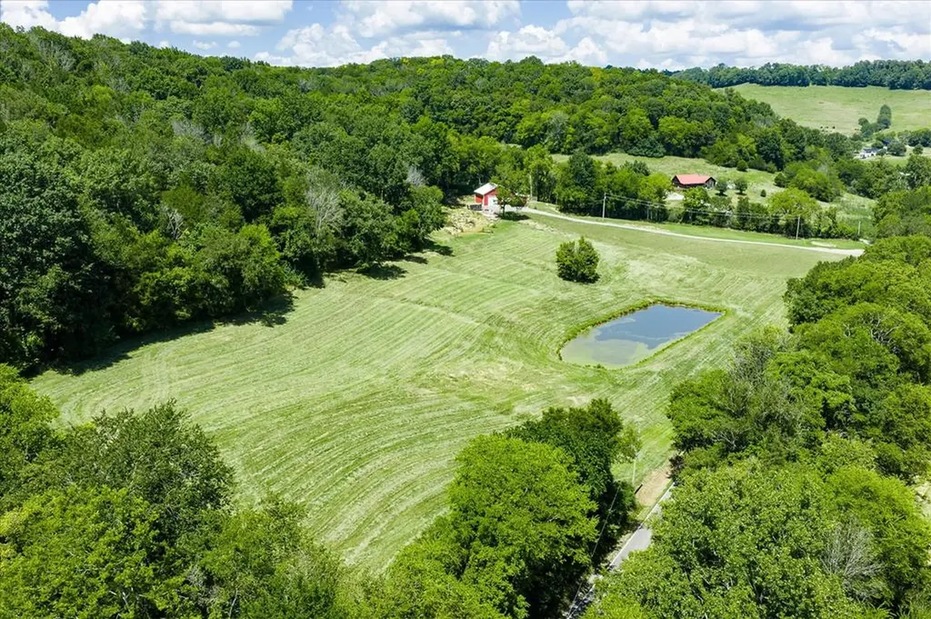 1585 Rock Springs Buffalo Valley TN 38548