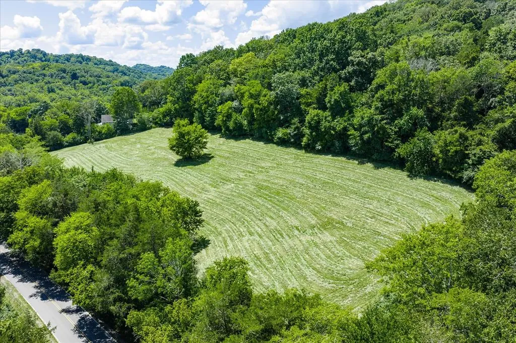 1585 Rock Springs Buffalo Valley TN 38548