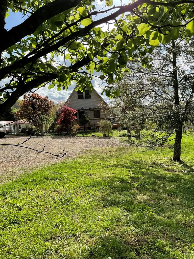 355 Dillon Gribble Road Sparta TN 38583