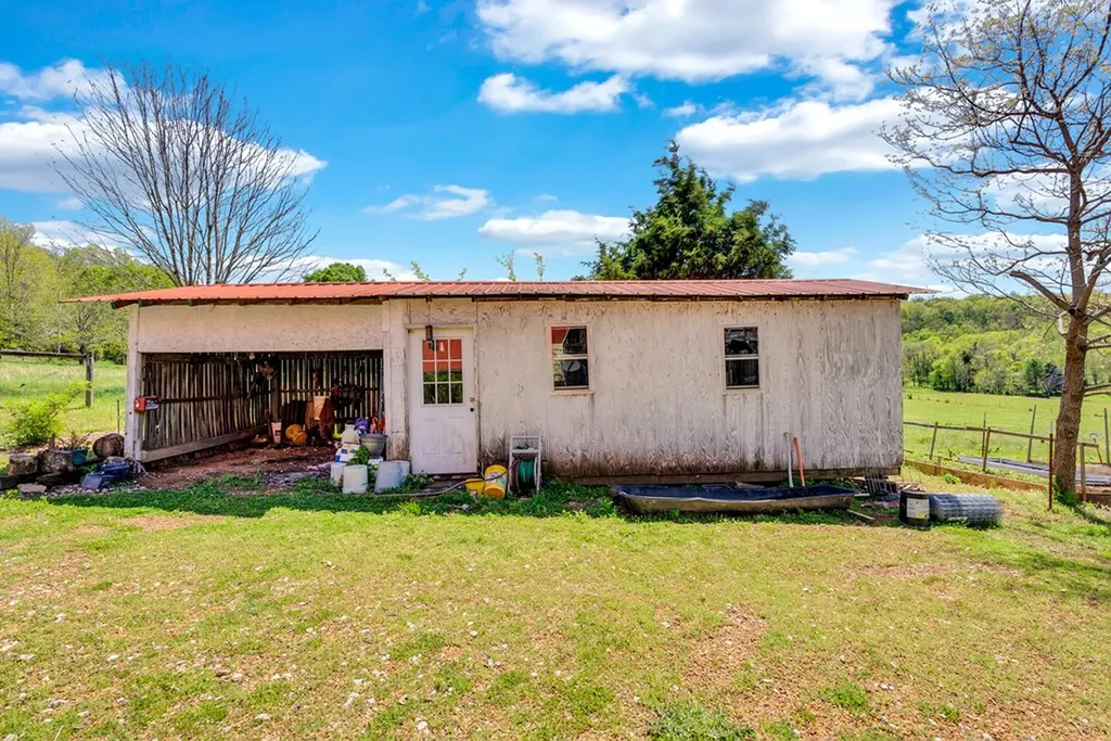 355 Dillon Gribble Road Sparta TN 38583