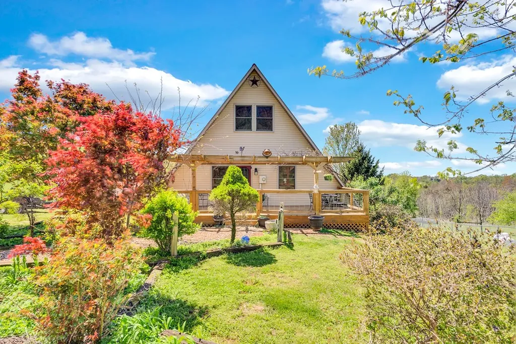 355 Dillon Gribble Road Sparta TN 38583