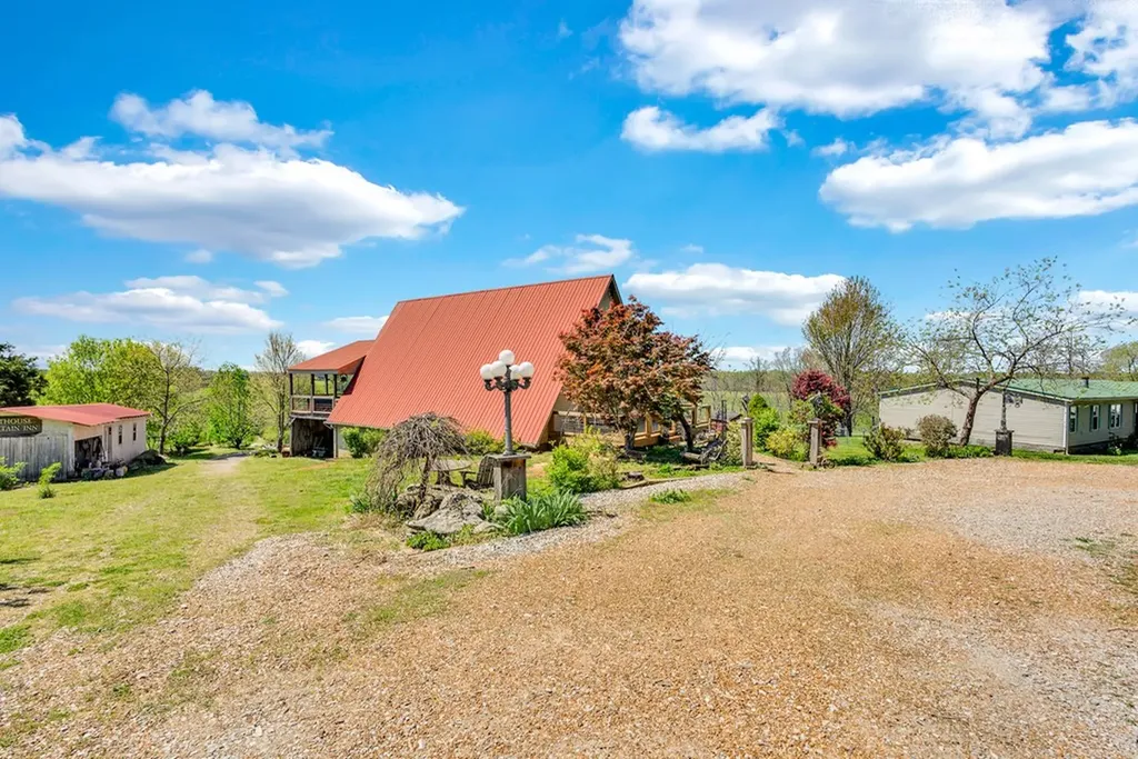 355 Dillon Gribble Road Sparta TN 38583