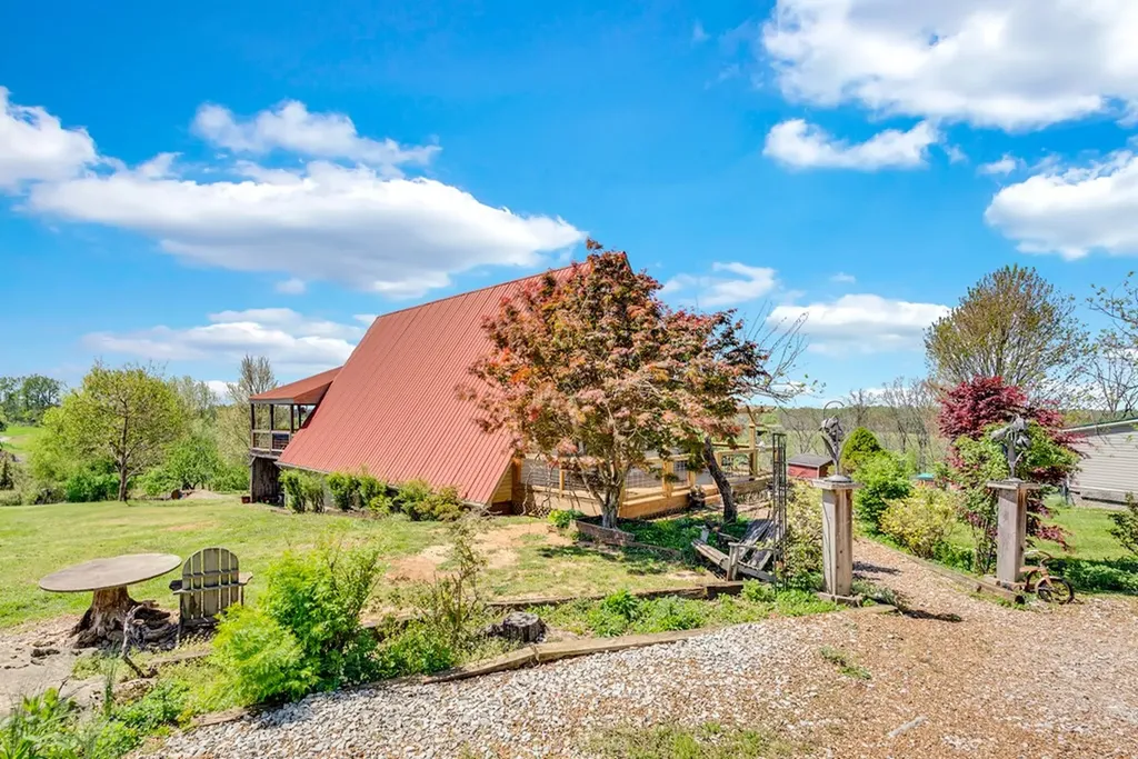 355 Dillon Gribble Road Sparta TN 38583