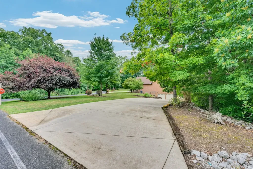 1005 Riverwatch Trace Sparta TN 38583