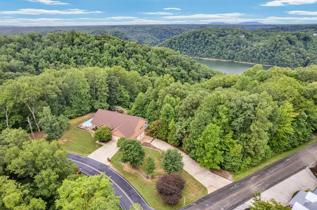 1005 Riverwatch Trace Sparta TN 38583