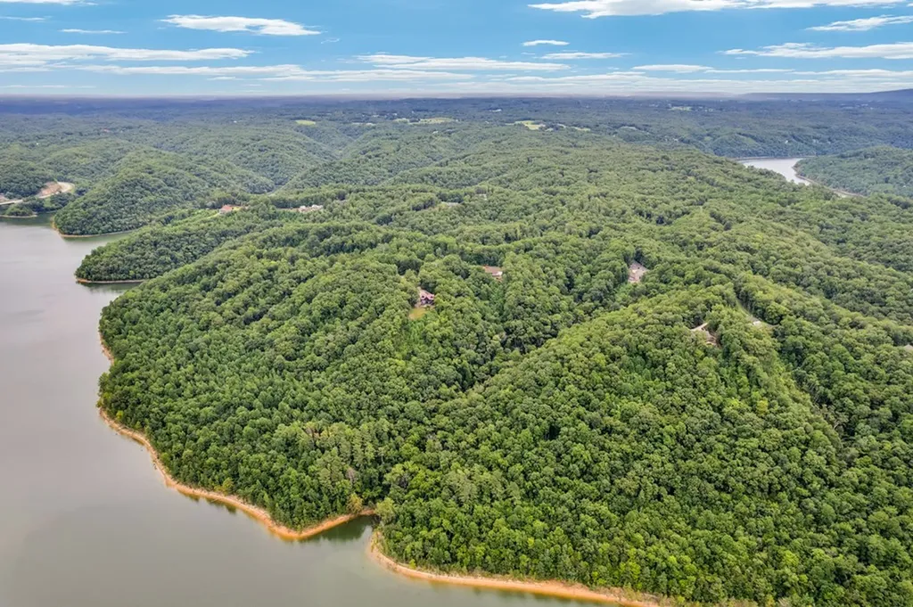 1005 Riverwatch Trace Sparta TN 38583