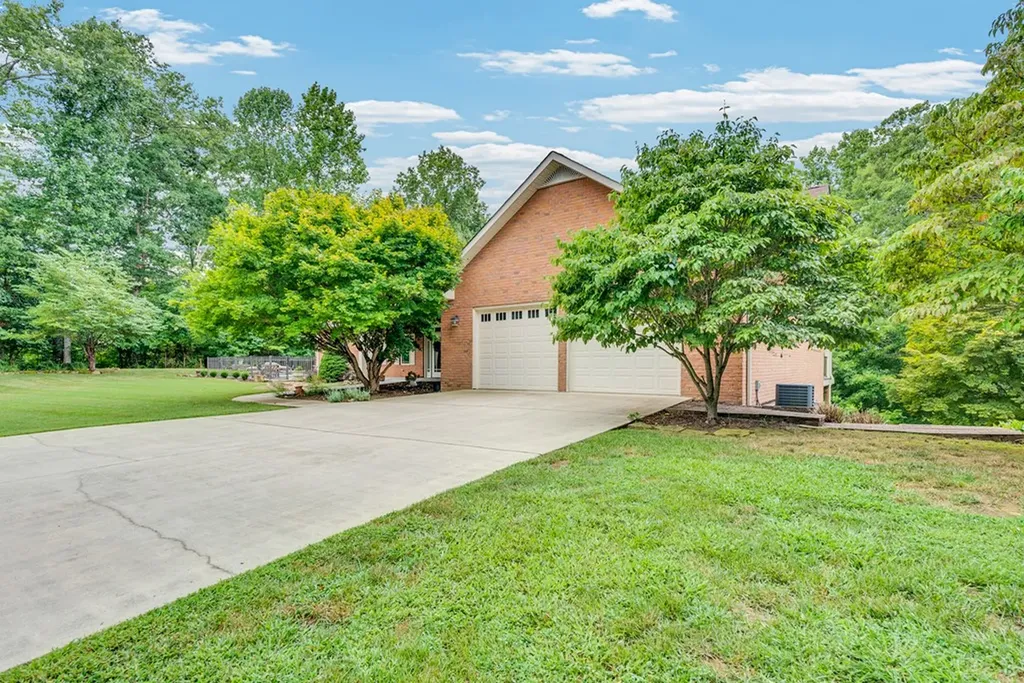 1005 Riverwatch Trace Sparta TN 38583