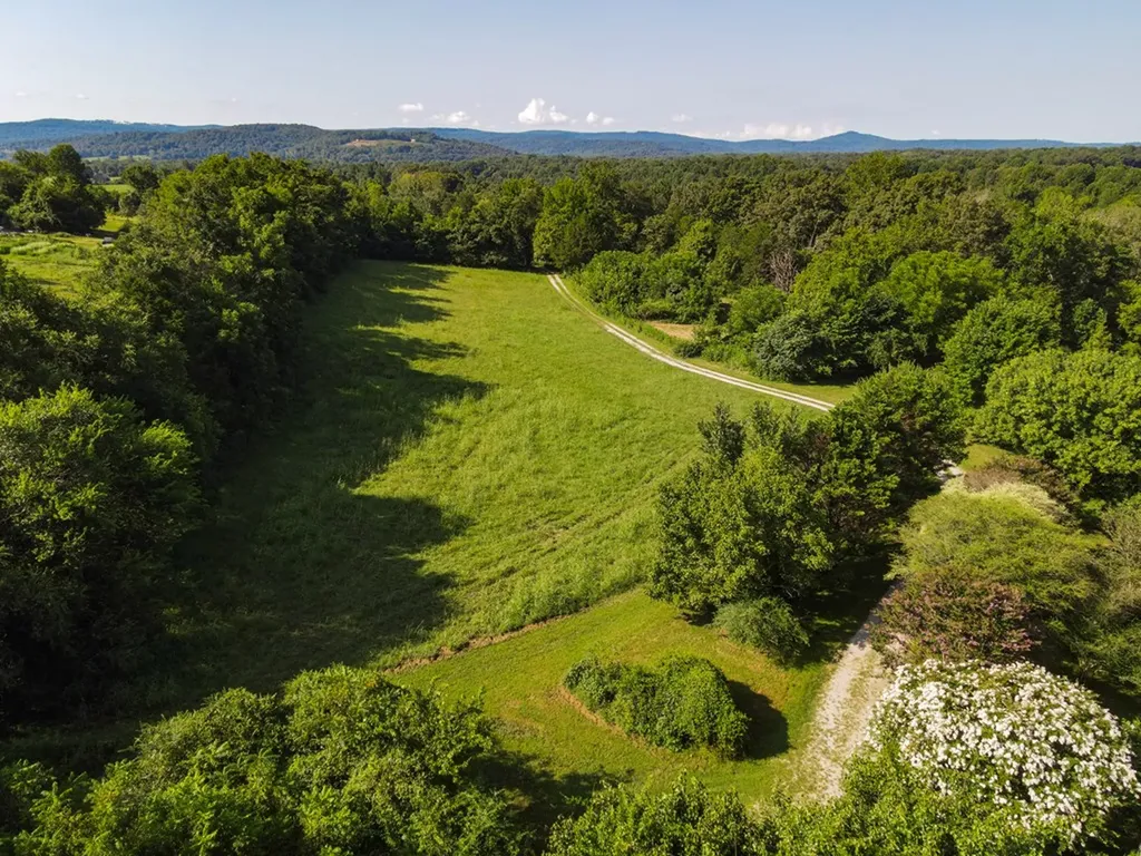 2359 E Gooseneck Road Sparta TN 38583