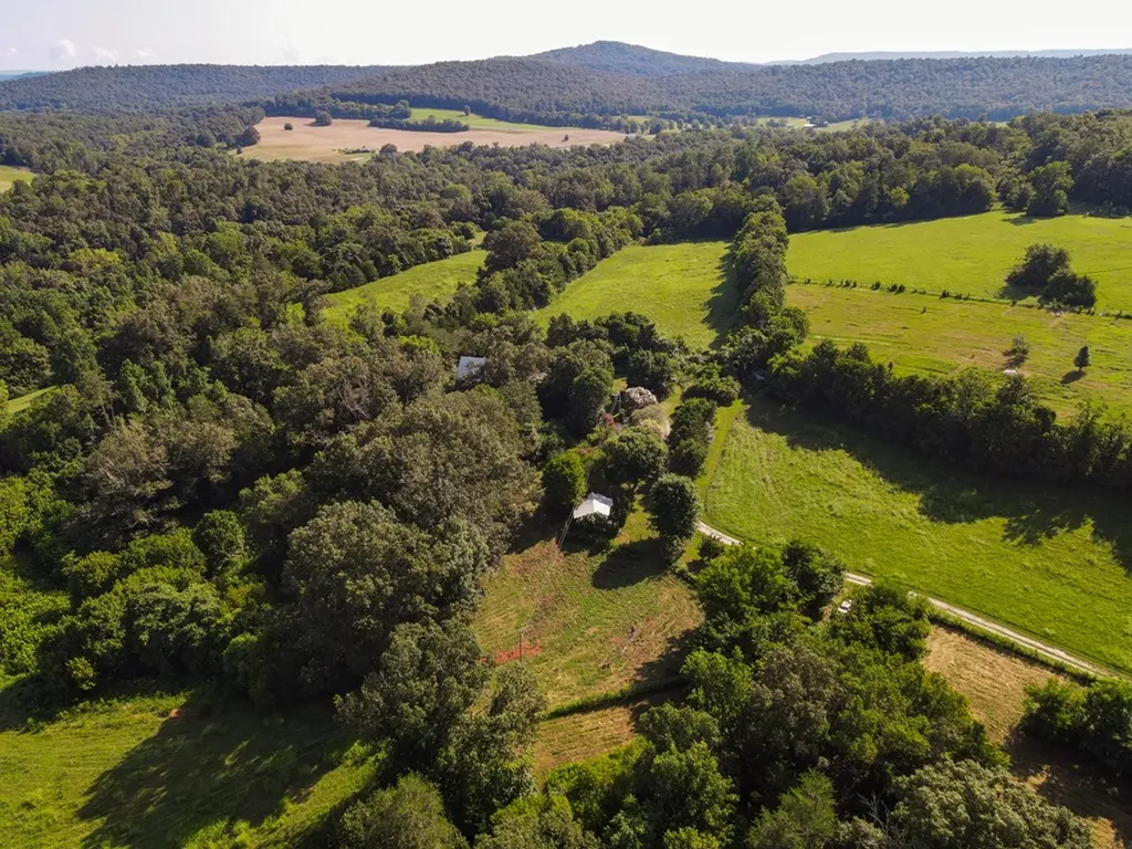 2359 E Gooseneck Road Sparta TN 38583