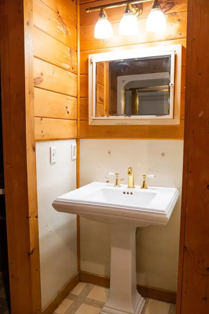 2359 E Gooseneck Road Sparta TN 38583