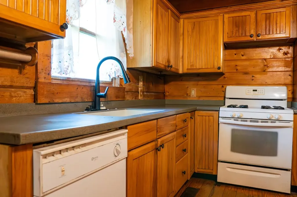 2359 E Gooseneck Road Sparta TN 38583