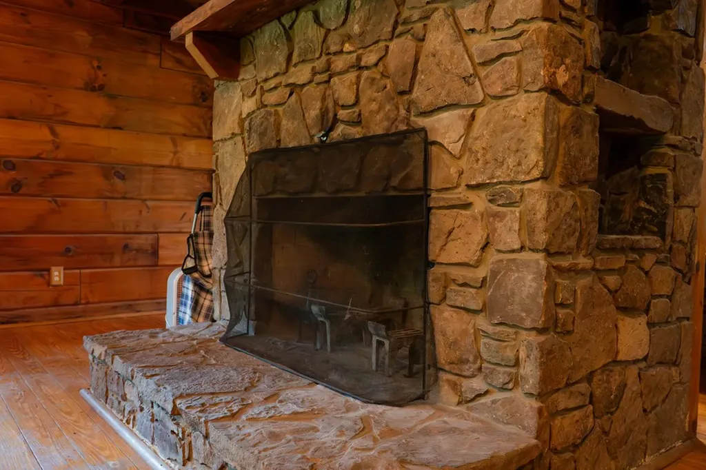 2359 E Gooseneck Road Sparta TN 38583