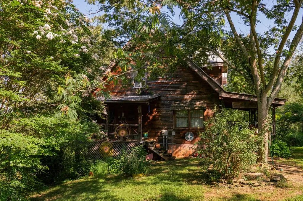 2359 E Gooseneck Road Sparta TN 38583