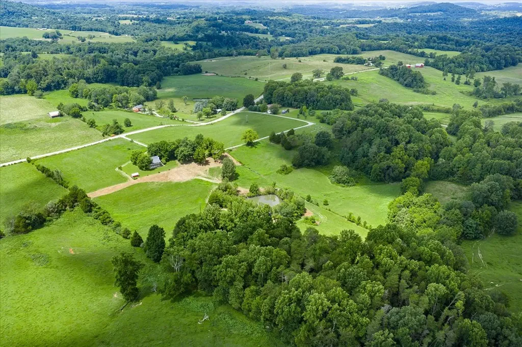 14 Alexander Lane Byrdstown TN 38549