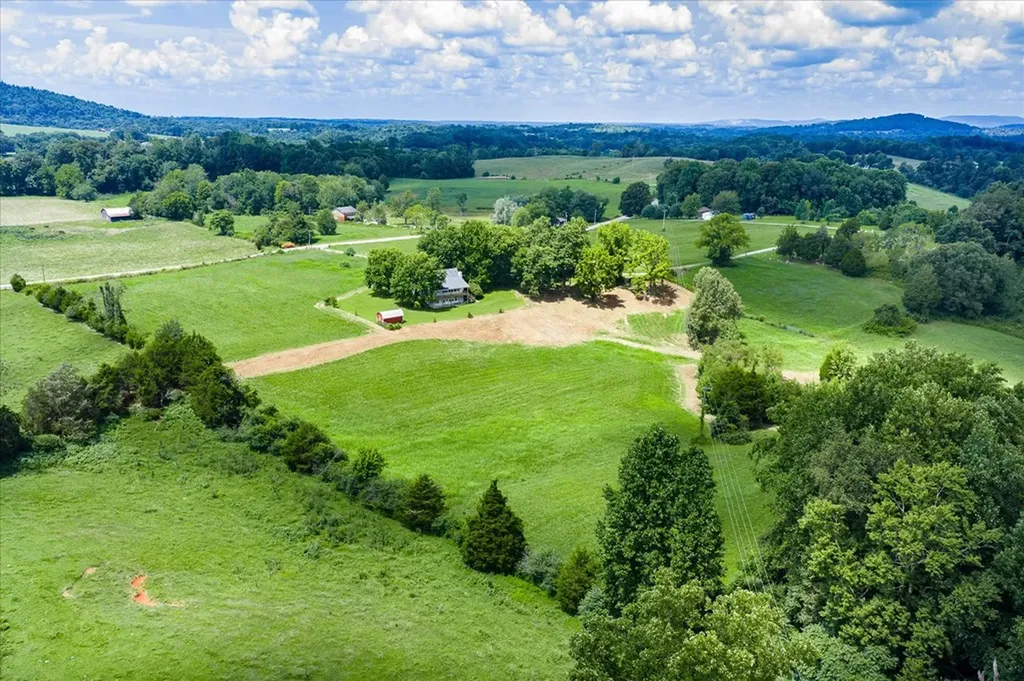 14 Alexander Lane Byrdstown TN 38549