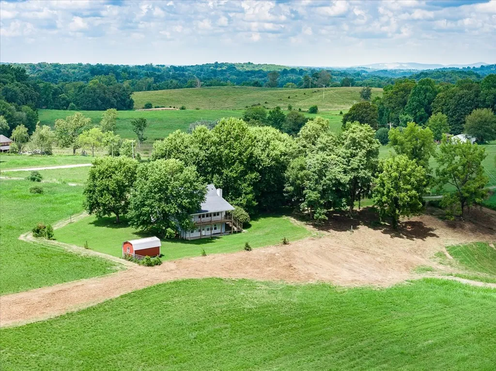 14 Alexander Lane Byrdstown TN 38549