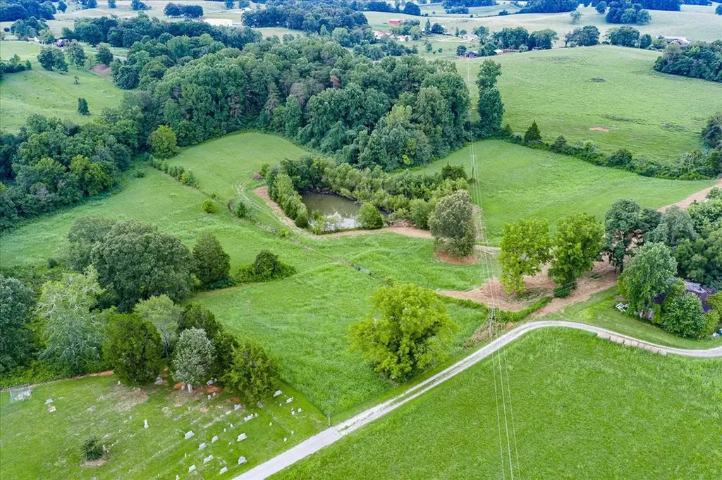 14 Alexander Lane Byrdstown TN 38549