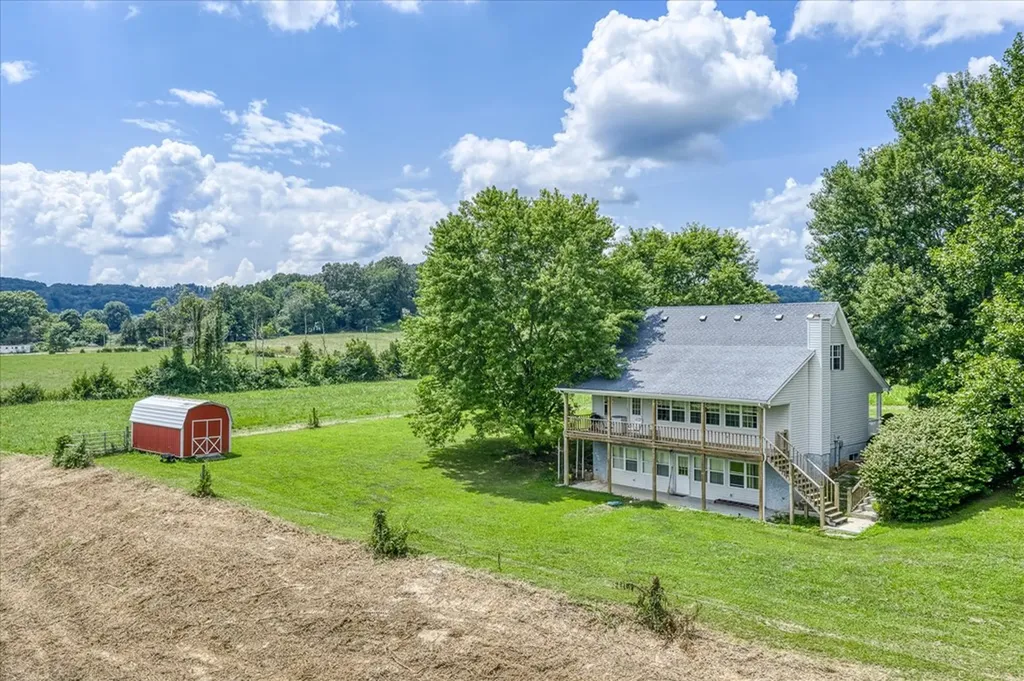 14 Alexander Lane Byrdstown TN 38549